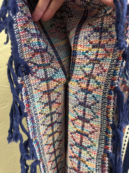 592702