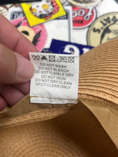 557884