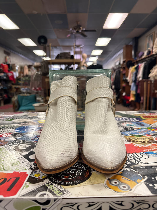 ARIDER GIRL WESTERN STYLE ANKLE BOOT