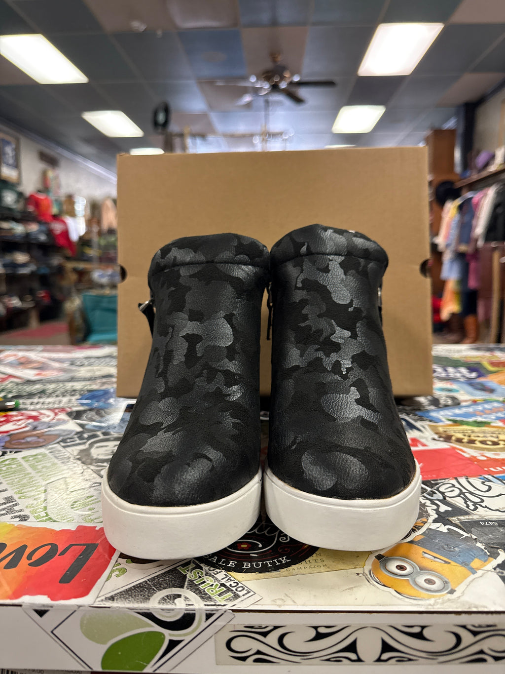 NIB SUGAR CAMO WEDGE SNEAKER