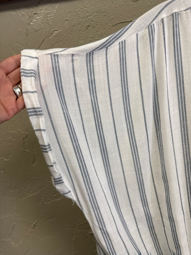 THE ROOM TWIST FRONT SHIRT