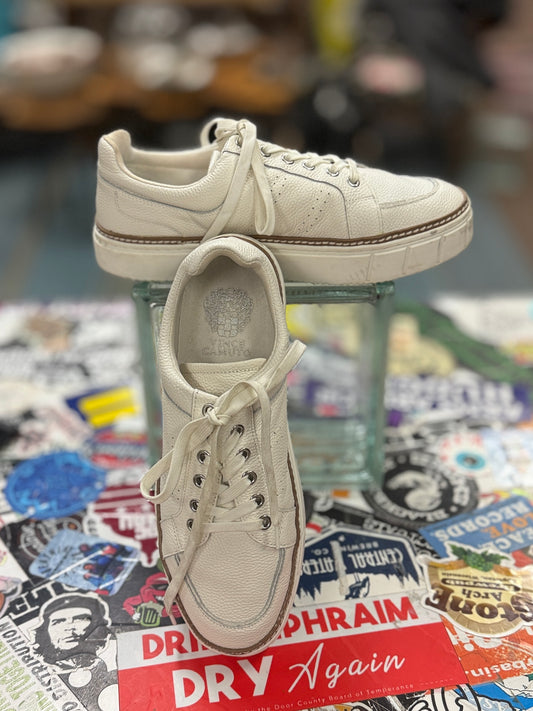 VINCE CAMUTO LEATHER SNEAKER (org$80)
