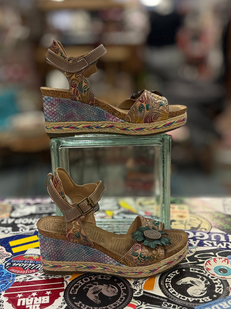 L’ARTISTE WEDGE SANDAL (org$140)