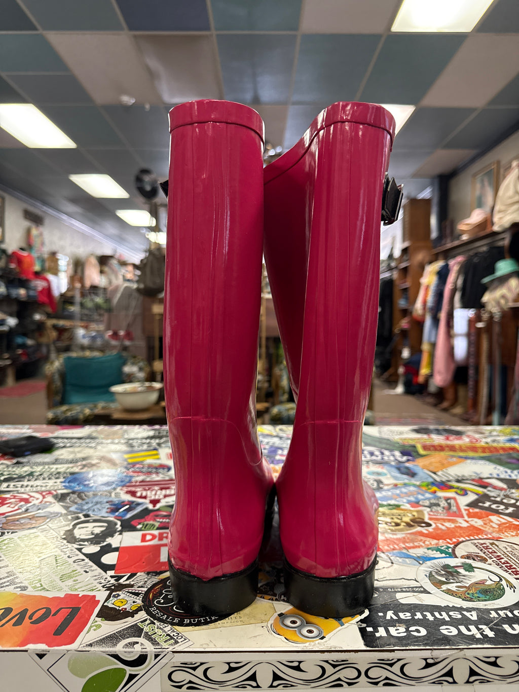 MAGENTA RAIN BOOTS
