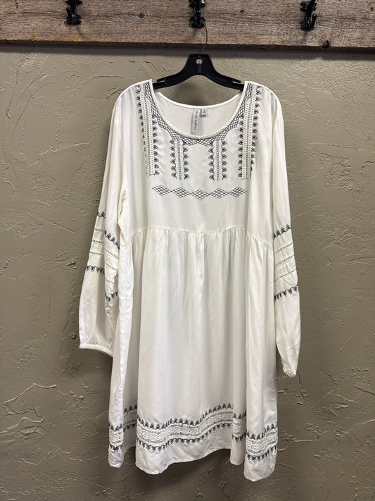 NWOT GRACE + KARMA EMBROIDERED BOHO DRESS