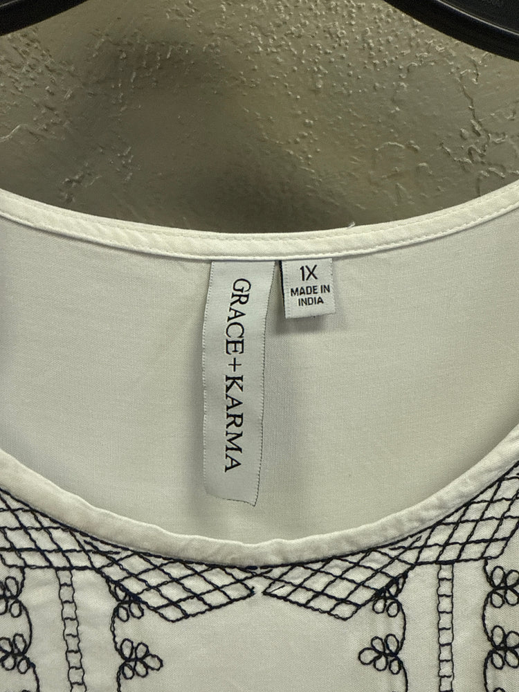 NWOT GRACE + KARMA EMBROIDERED BOHO DRESS