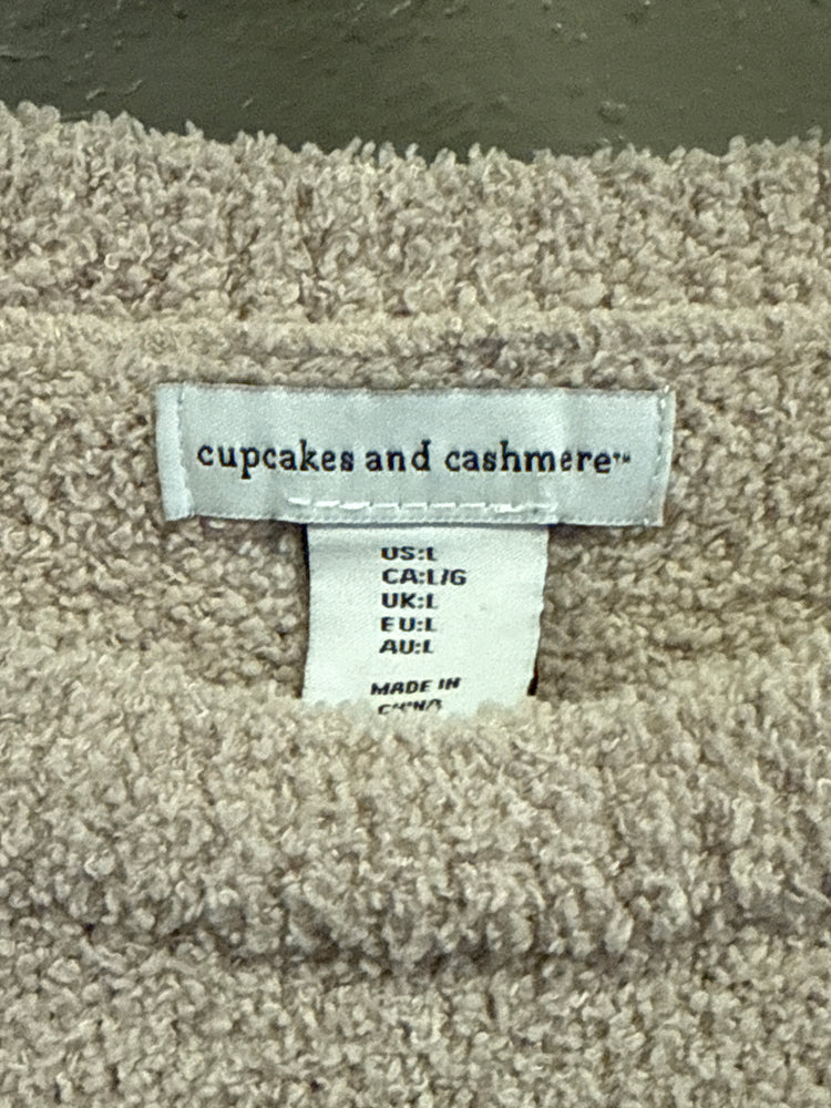 CUPCAKES & CASHMERE FLEECE CREW NECK