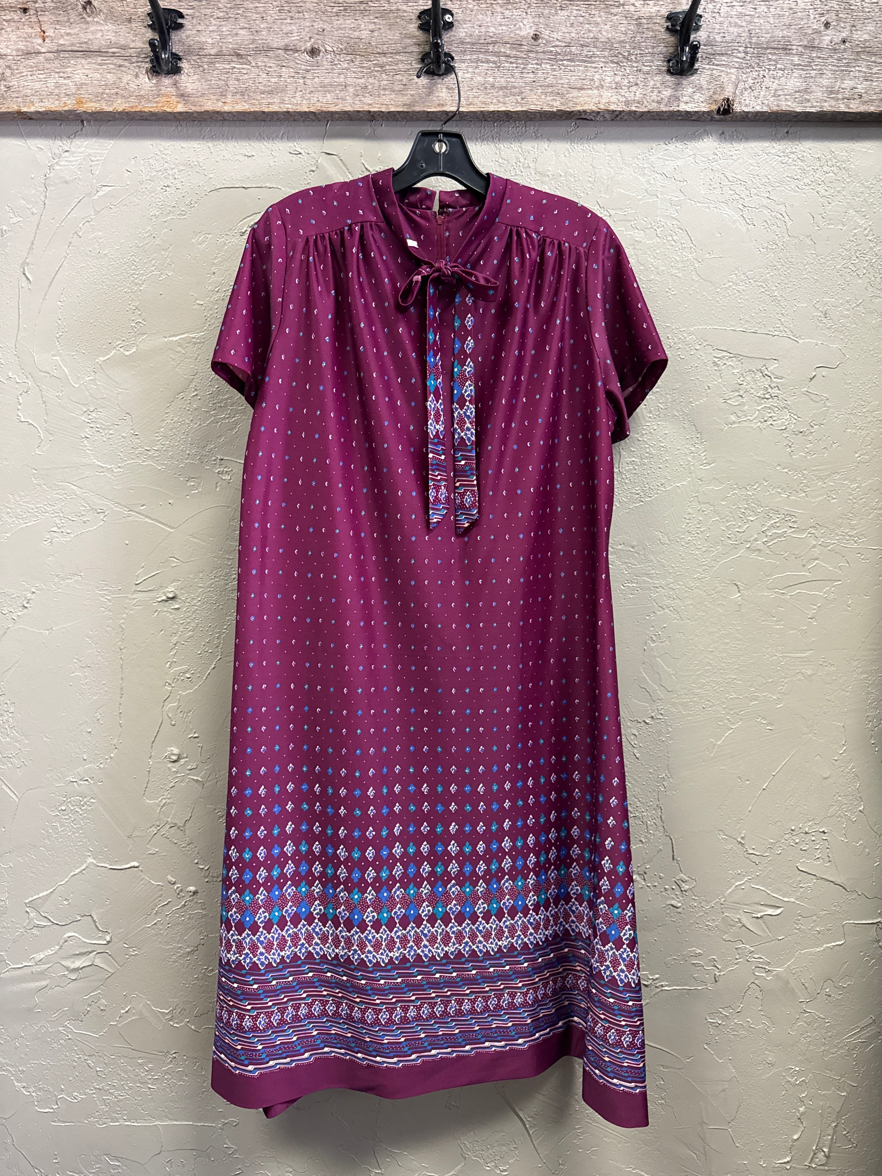 VINTAGE DRESS W NECK TIE