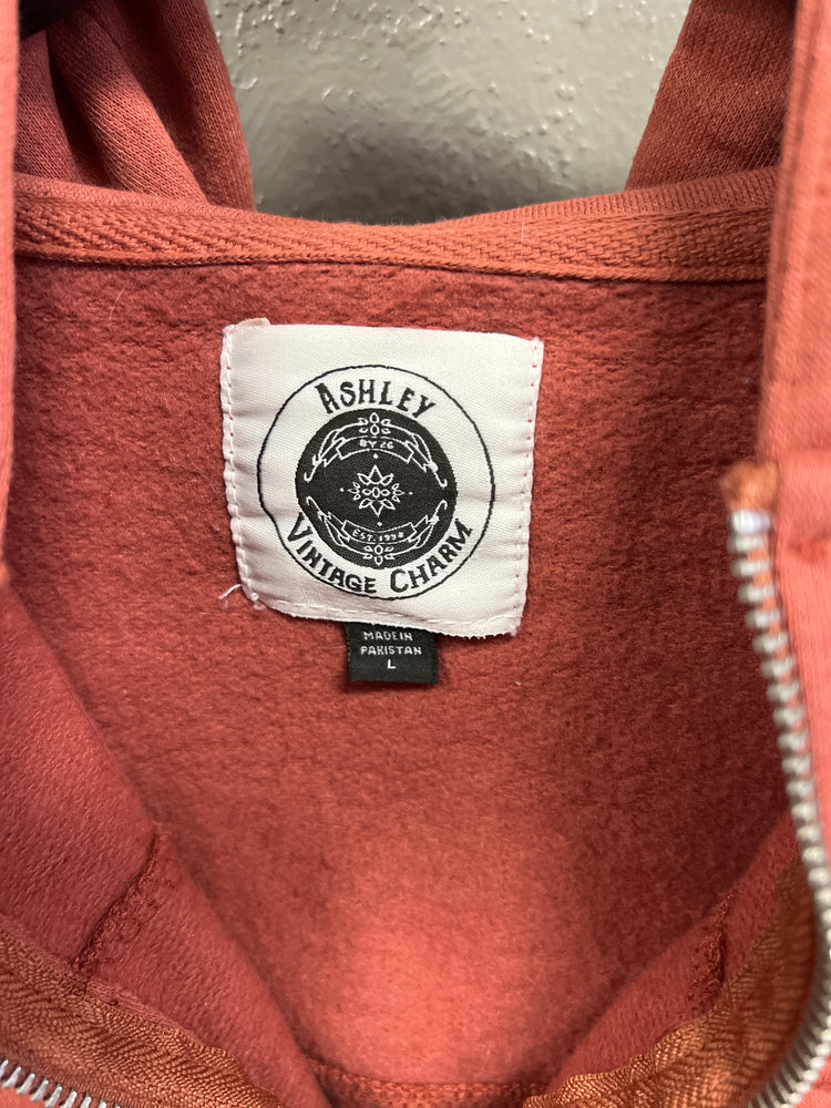 ASHLET VINTAGE CHARM CROP HOODIE
