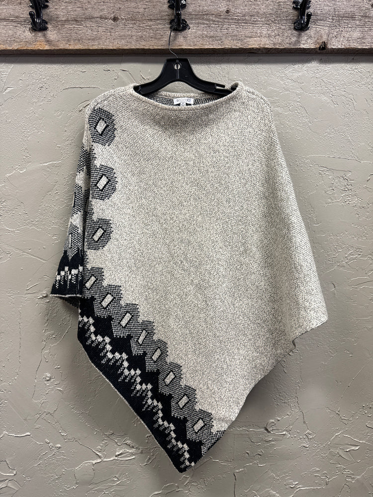 NWT BACIANO PONCHO