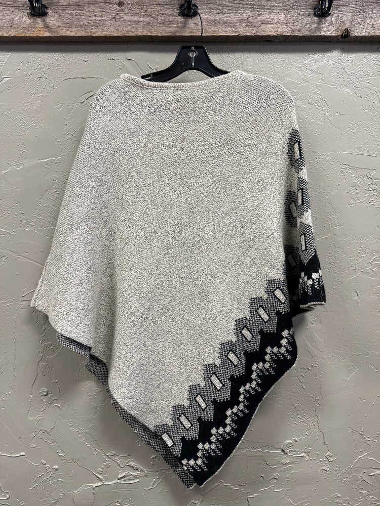 NWT BACIANO PONCHO