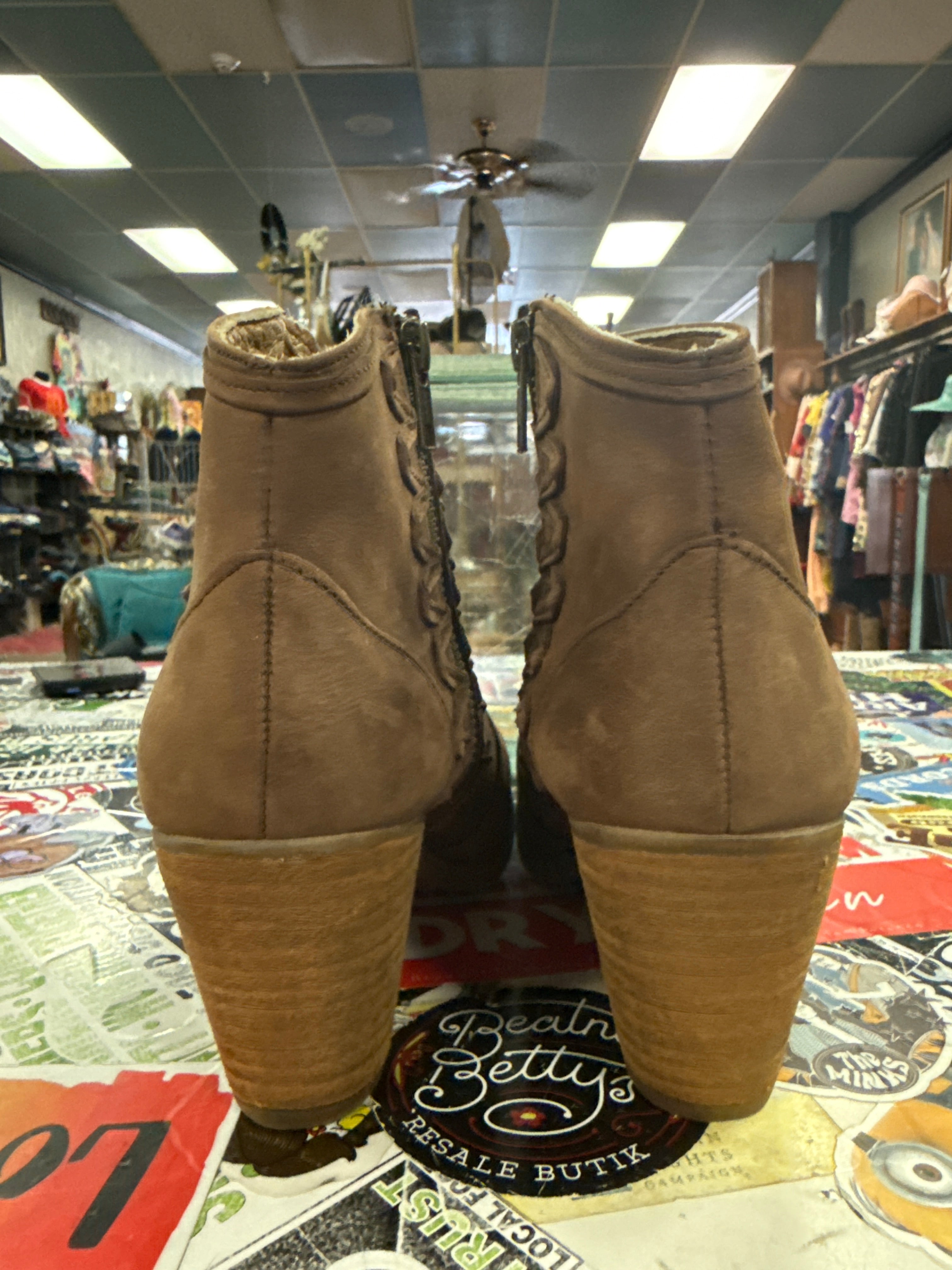 NWOT MUSSE & CLOUD ANKLE BOOTS (org$150)