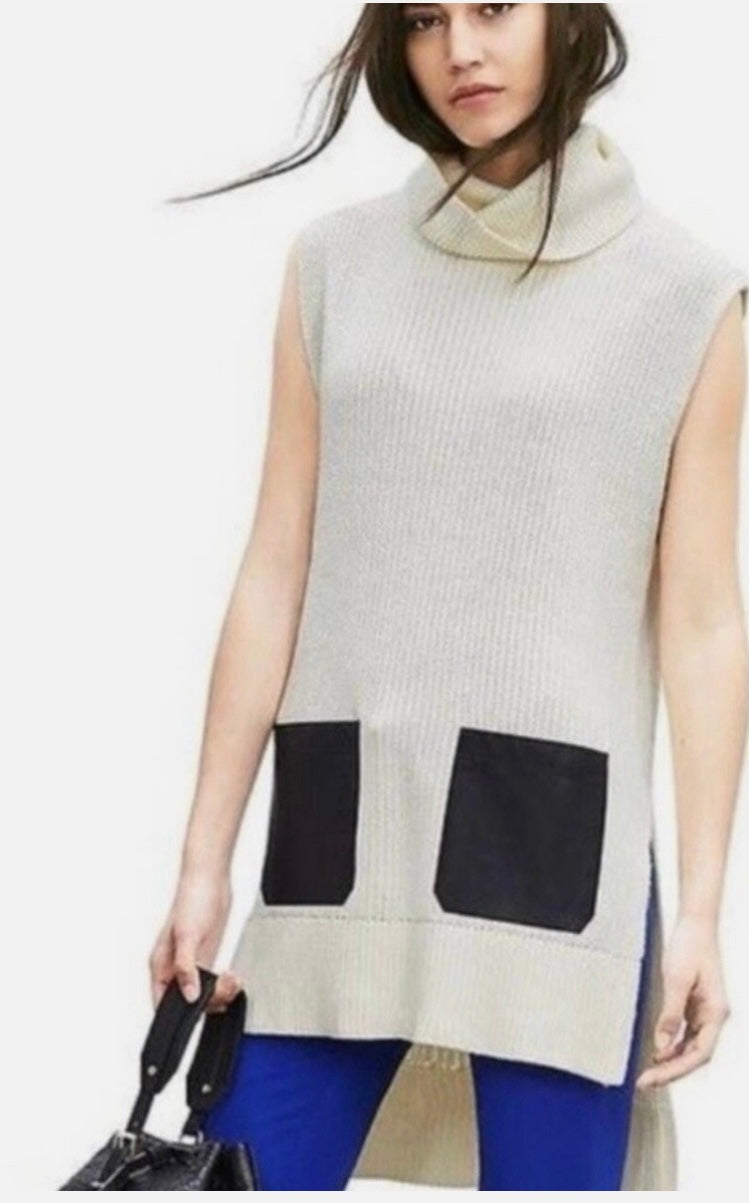 BANANA REPUBLIC SLEEVELESS T-NECK TUNIC (org$98)