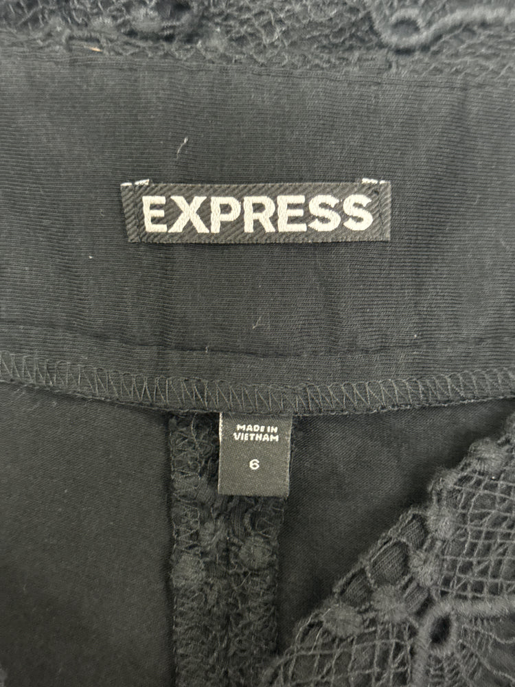 EXPRESS EYELET LACE SHORTS (org$68)
