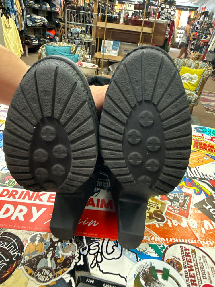 BOC FAUX FUR LINED LEATHER BOOTS (org$210)