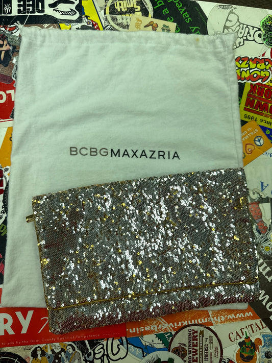 NWOT BCBG SEQUIN CLUTCH (org$128)