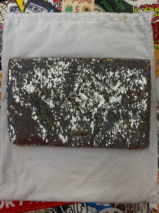 NWOT BCBG SEQUIN CLUTCH (org$128)