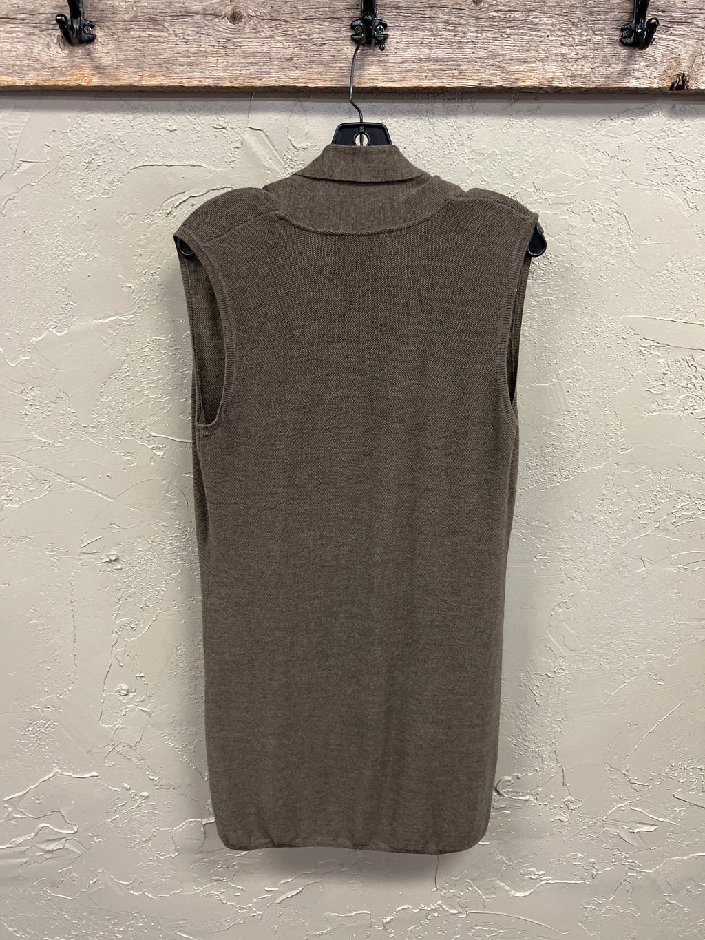 ORVIS MERINO WOOL SLEEVLESS SWEATER