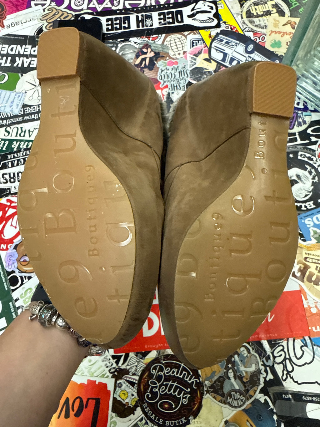 NWOB BOUTIQUE9 LEATHER WEDGE BOOTIE