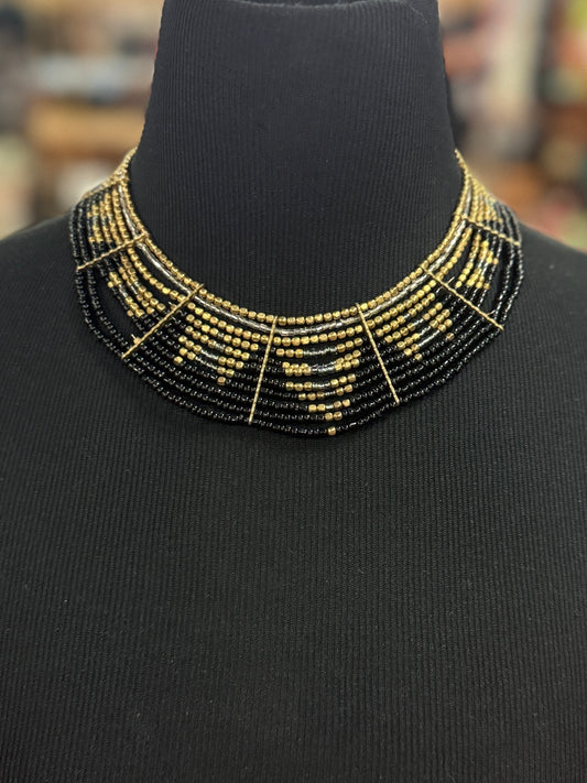 NWT BEADED COLLAR NECKLACE