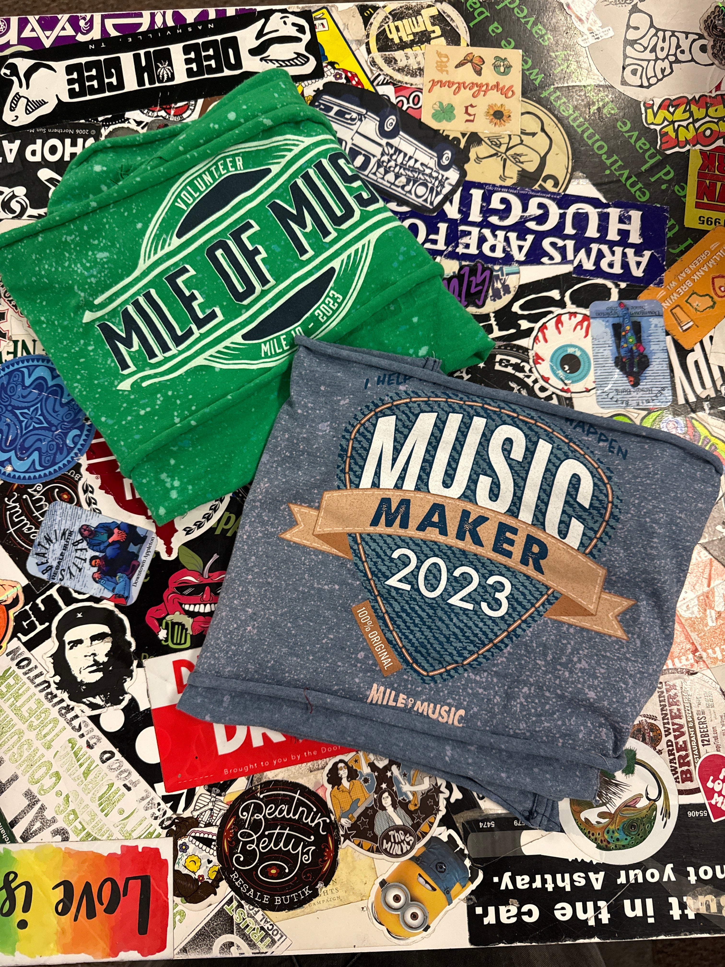 MILE OF MUSIC SCARVES
