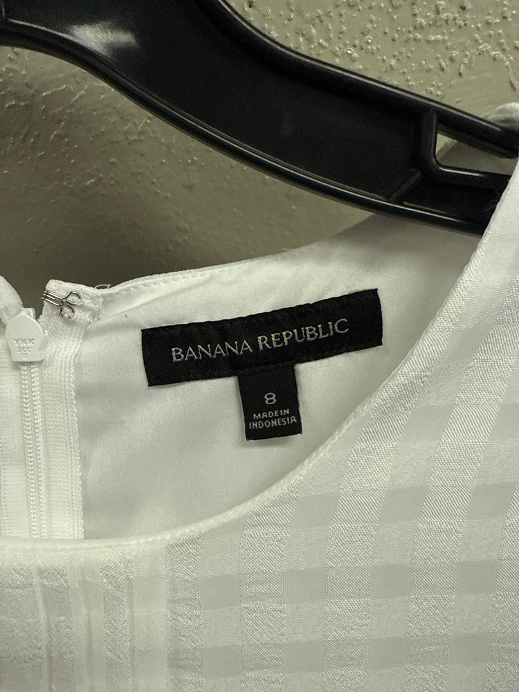 BANANA REPUBLIC SLEEVELESS TOP