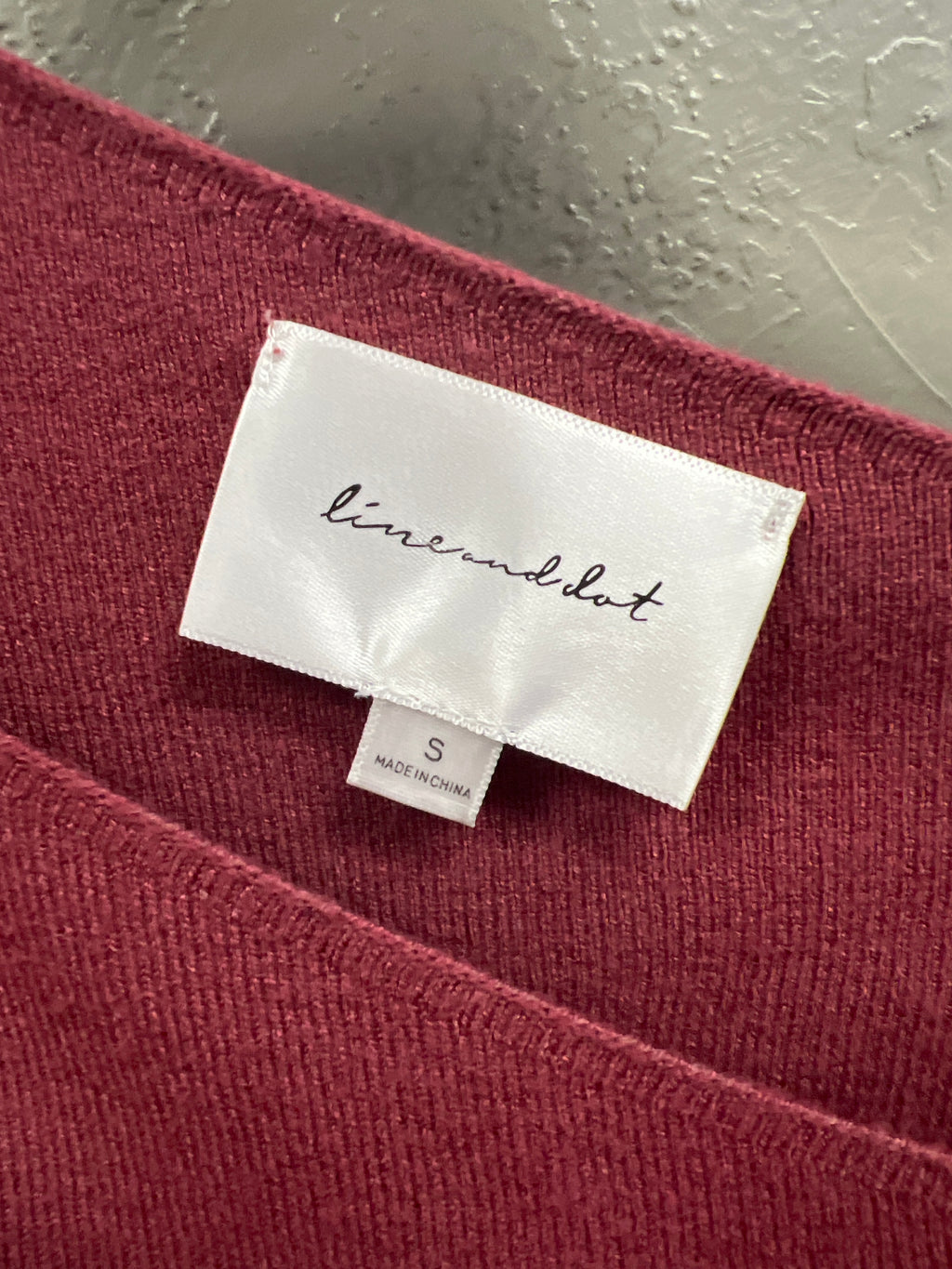 LINE AND DOT OFF THE SHOULDER TOP (org$99)