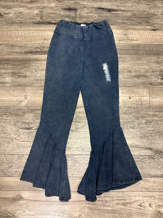 NWT EARTHBOUND FLARED ANKLE PANT