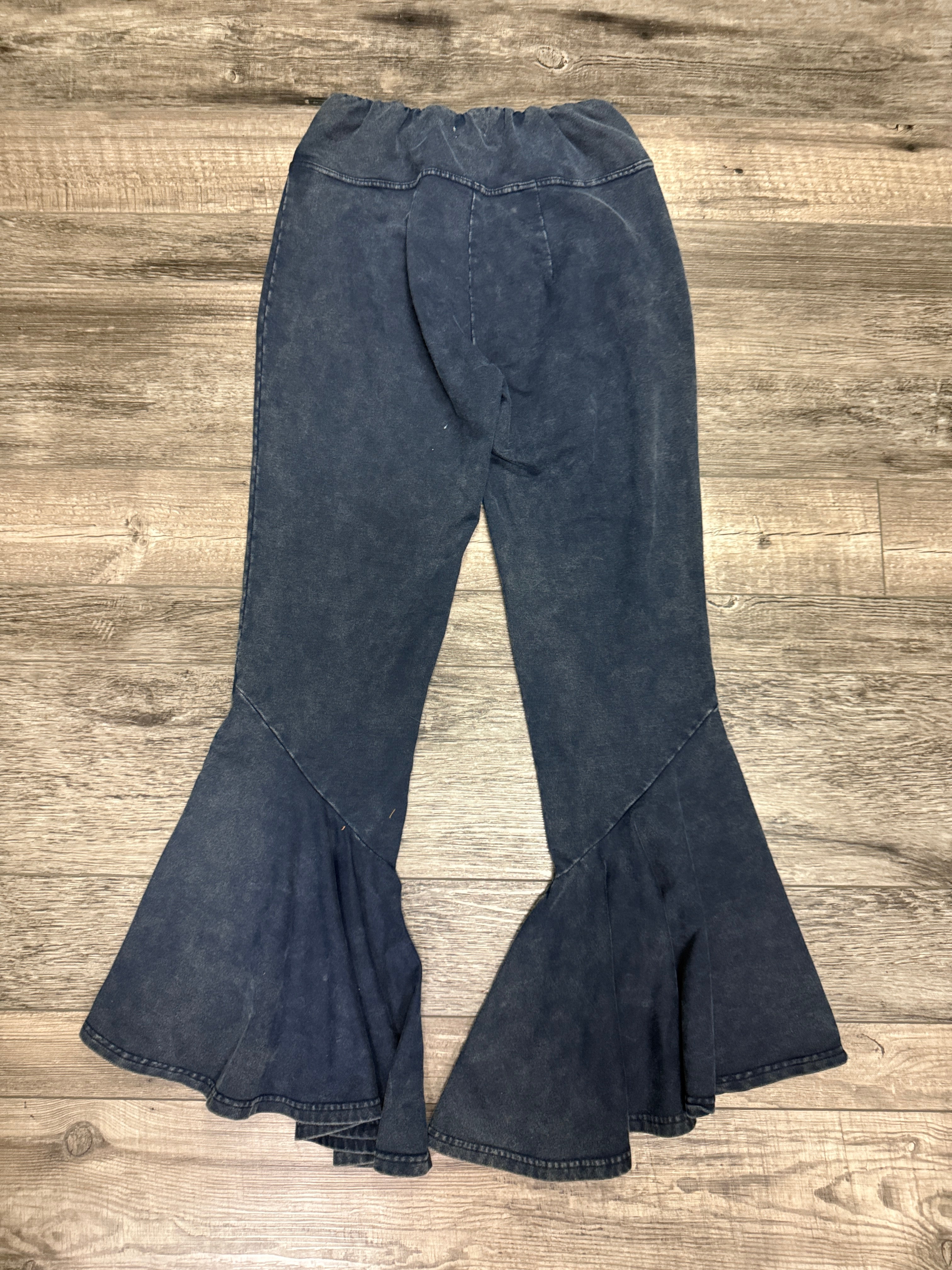 NWT EARTHBOUND FLARED ANKLE PANT