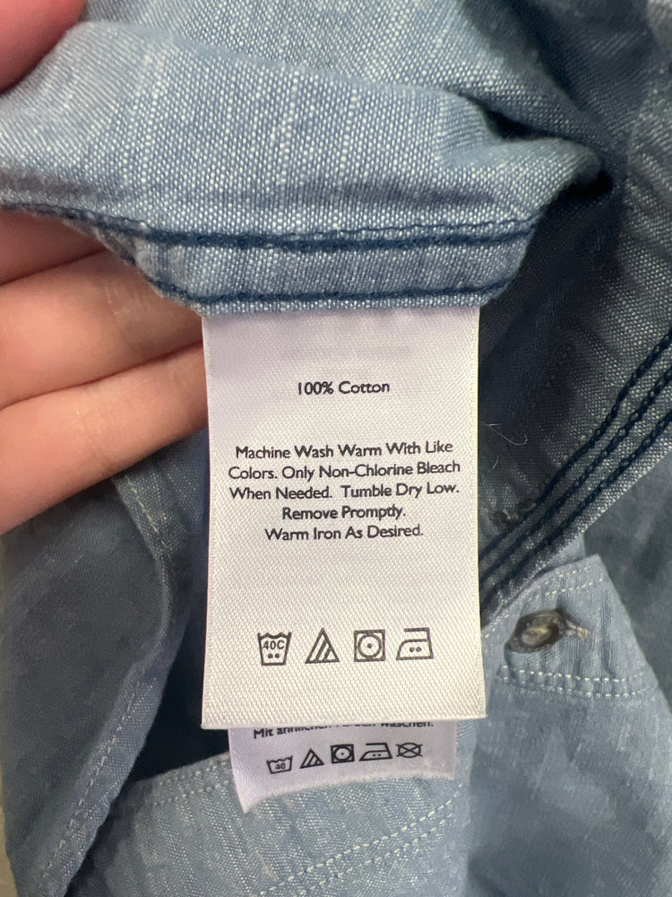 EDDIE BAUER SHORT SLEEVED BUTTON DOWN