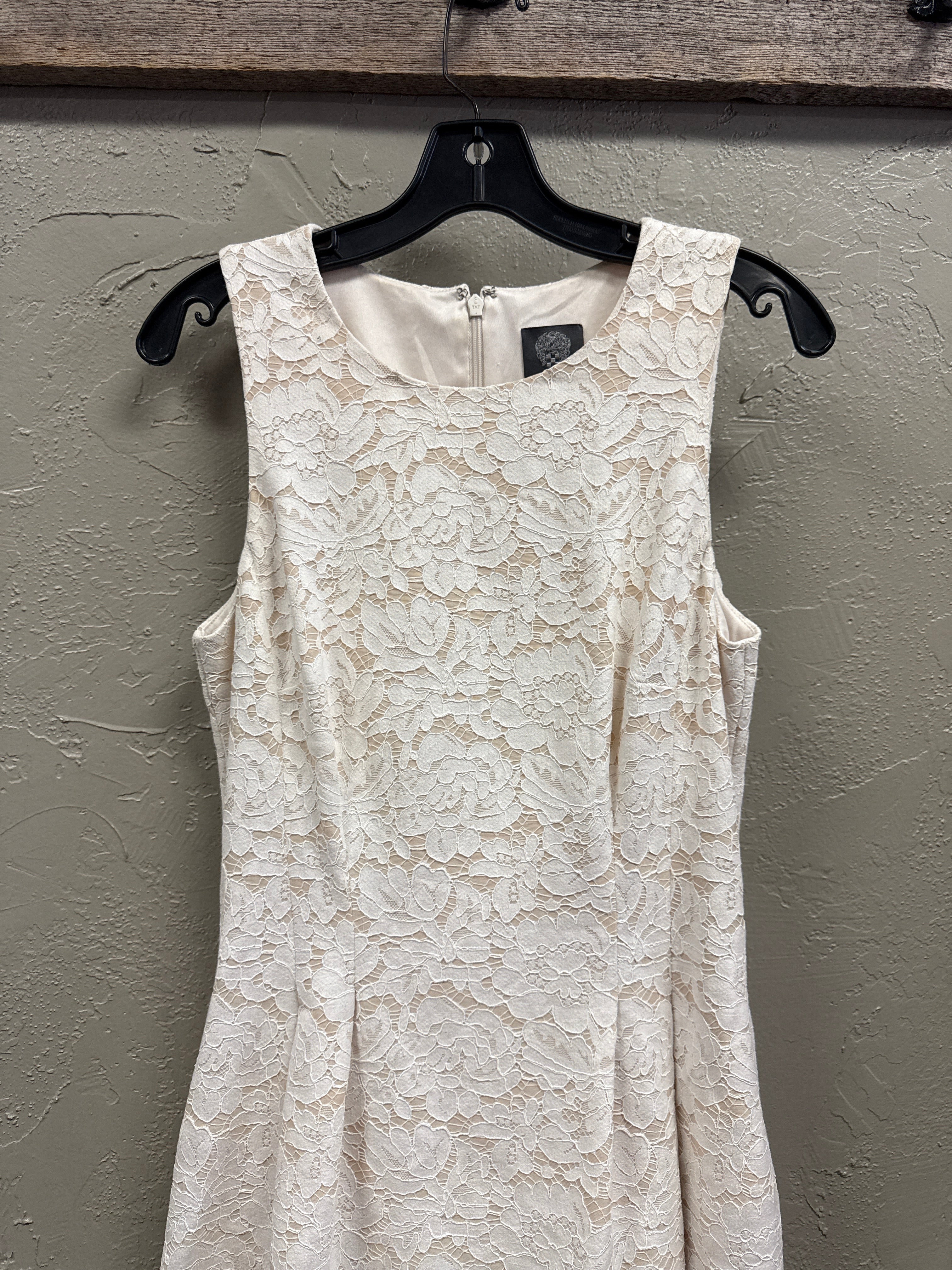 VINCE CAMUTO LACE DRESS