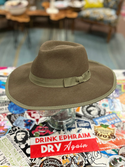 WIDE BRIM WOOL HAT