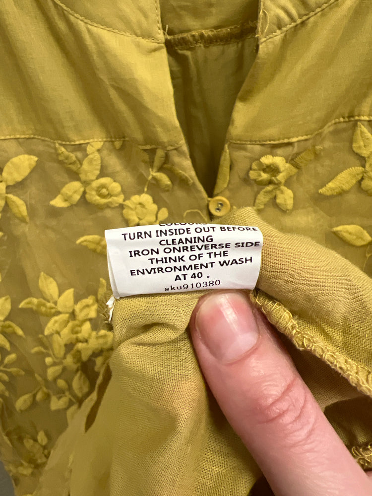 NWOT GRACILA EMBROIDERED FLORAL TOP