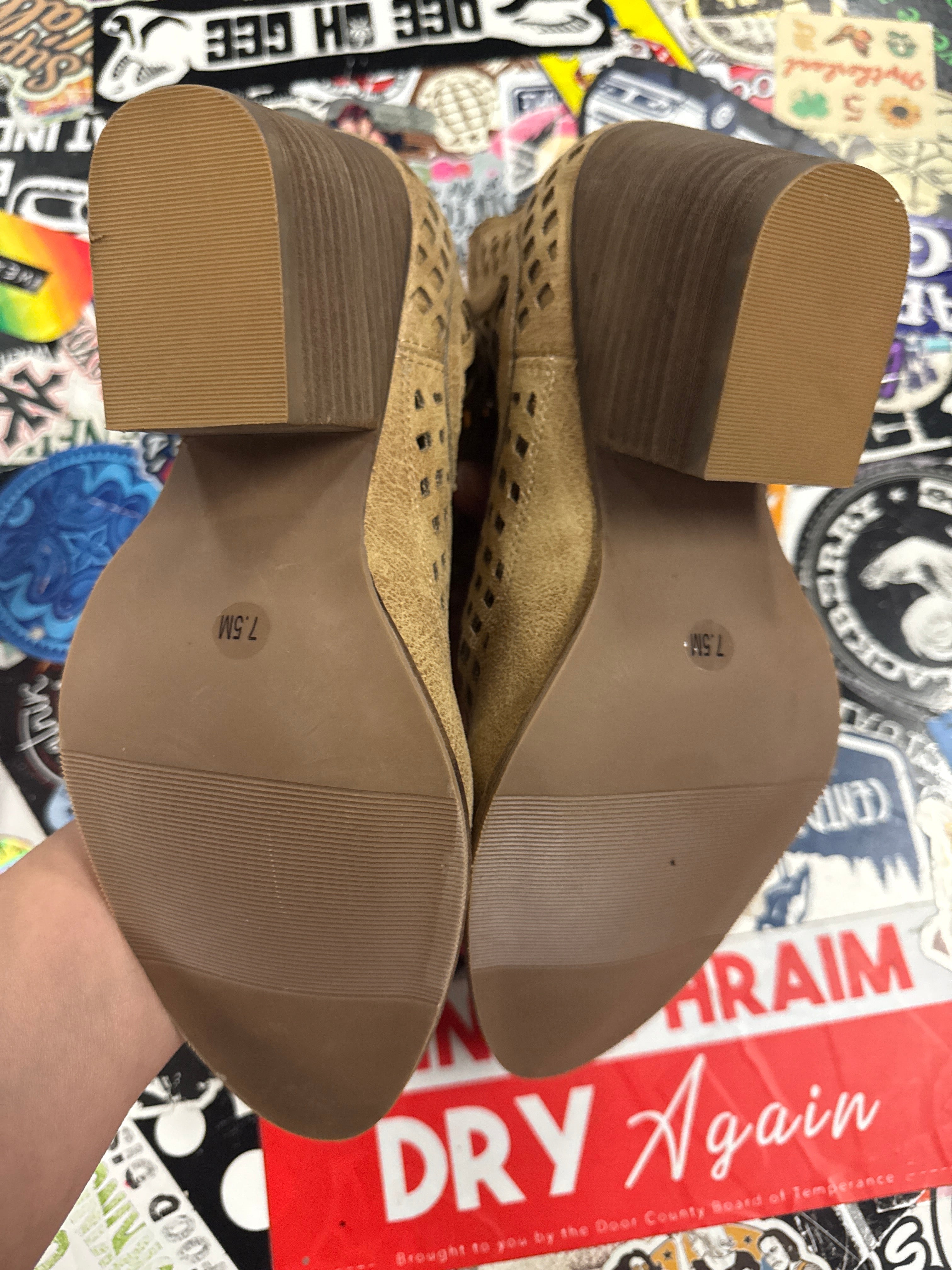 NIB MATISSE LATTICE BOOTIE (org$98)