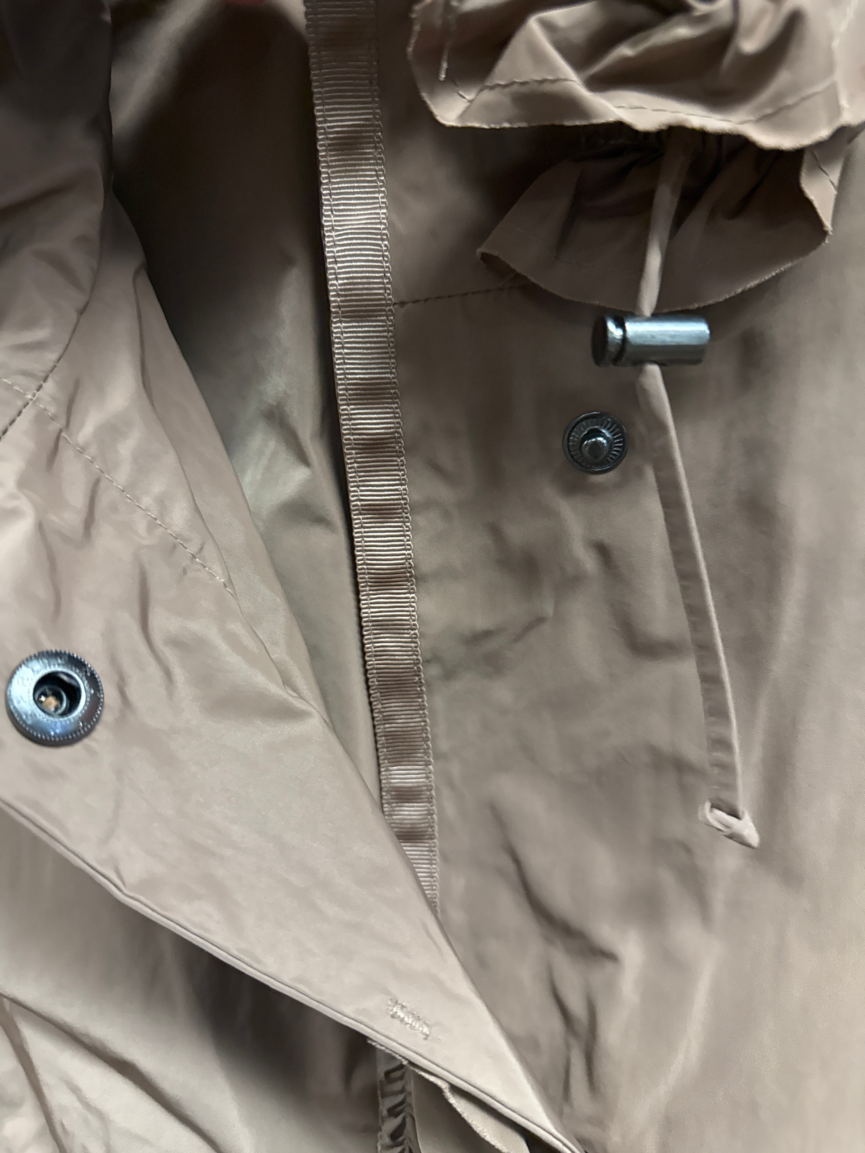 BANANA REPUBLIC RUFFLED RAIN COAT