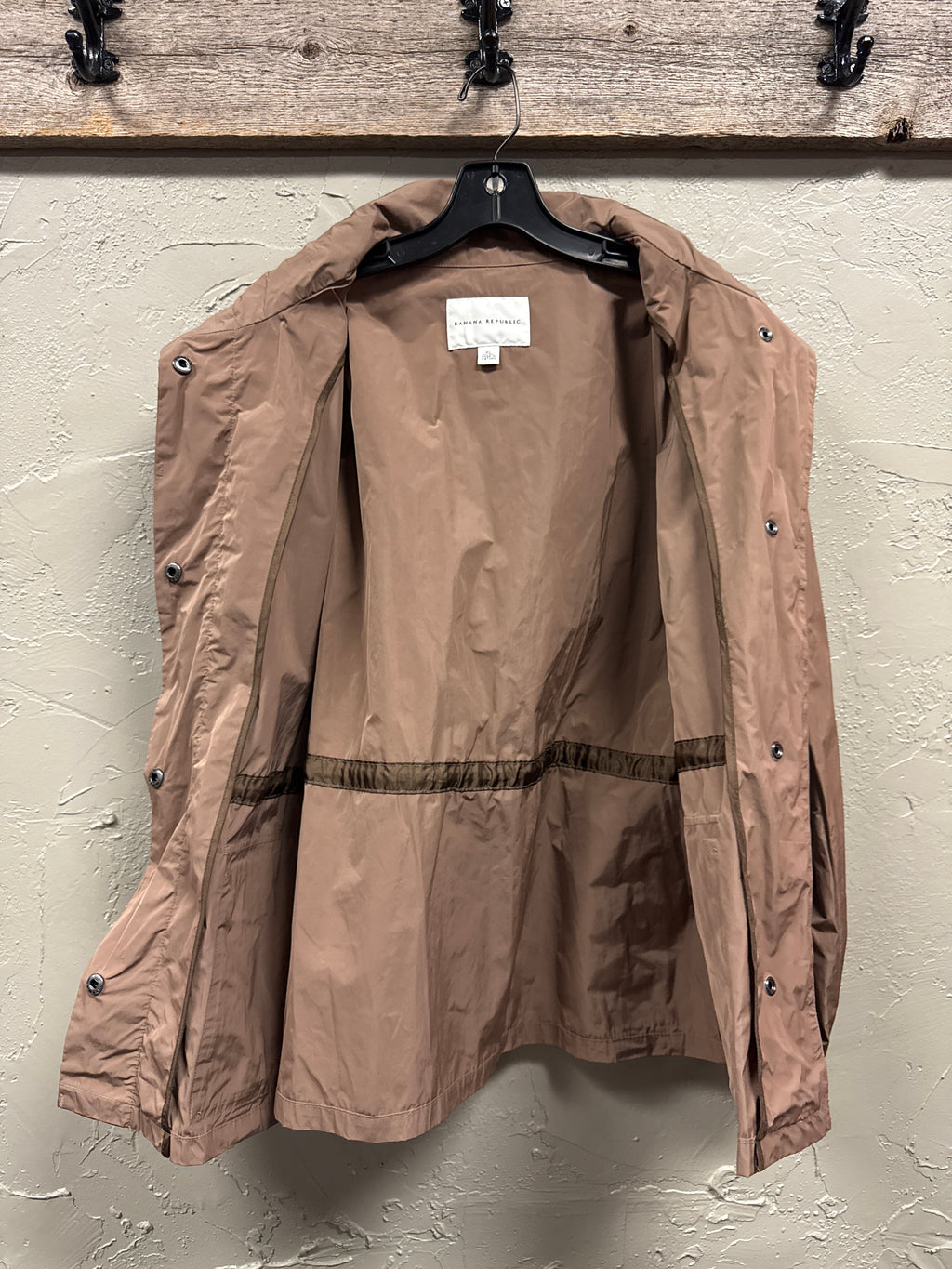 BANANA REPUBLIC RUFFLED RAIN COAT