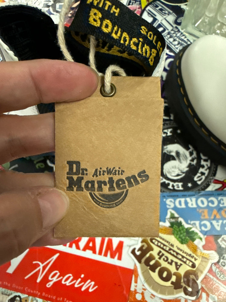 NWT DR MARTEN SMOOTH LEATHER BOOT