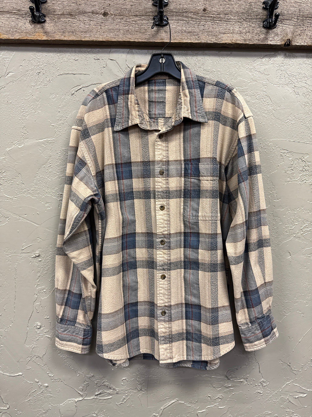 PLAID BUTTON UP SHIRT