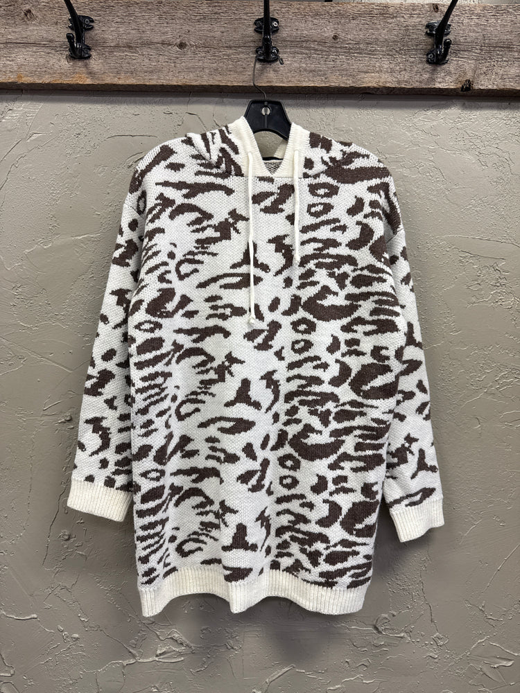 DOE & RAE HOODED SWEATER