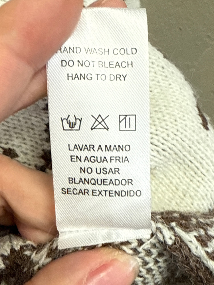 DOE & RAE HOODED SWEATER
