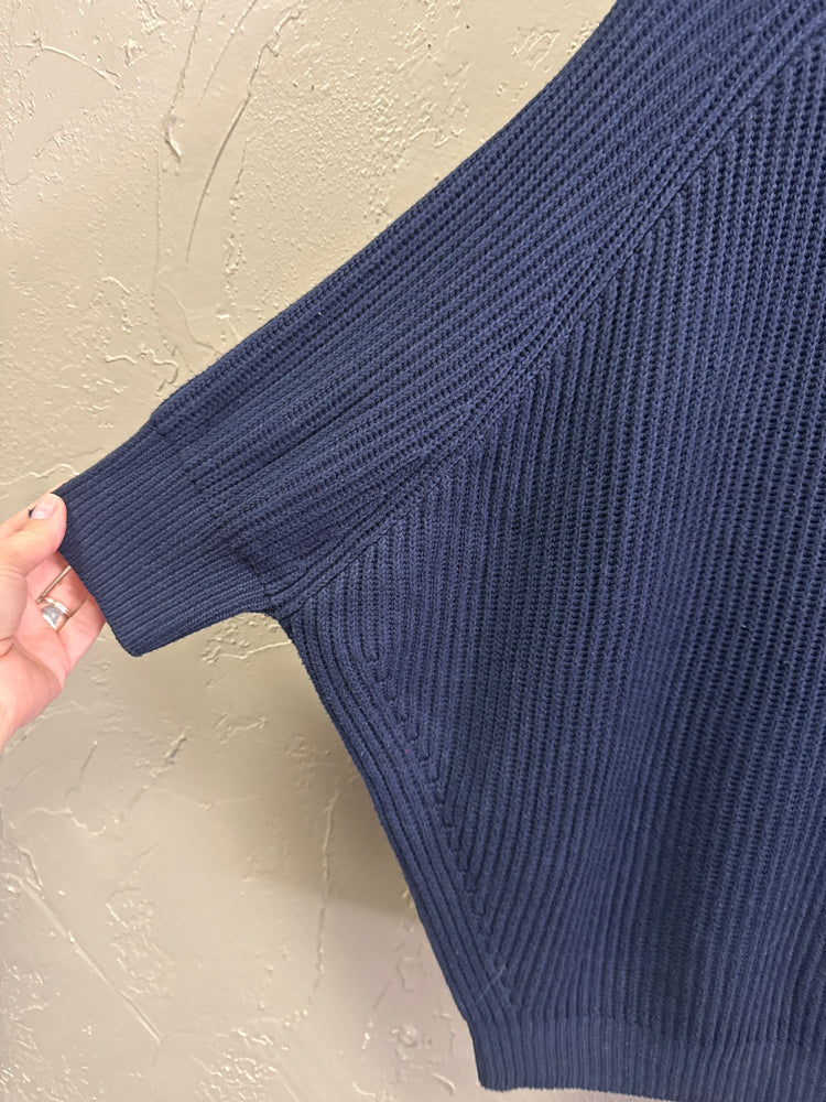 CHICOS DOLMAN SLEEVE SWEATER