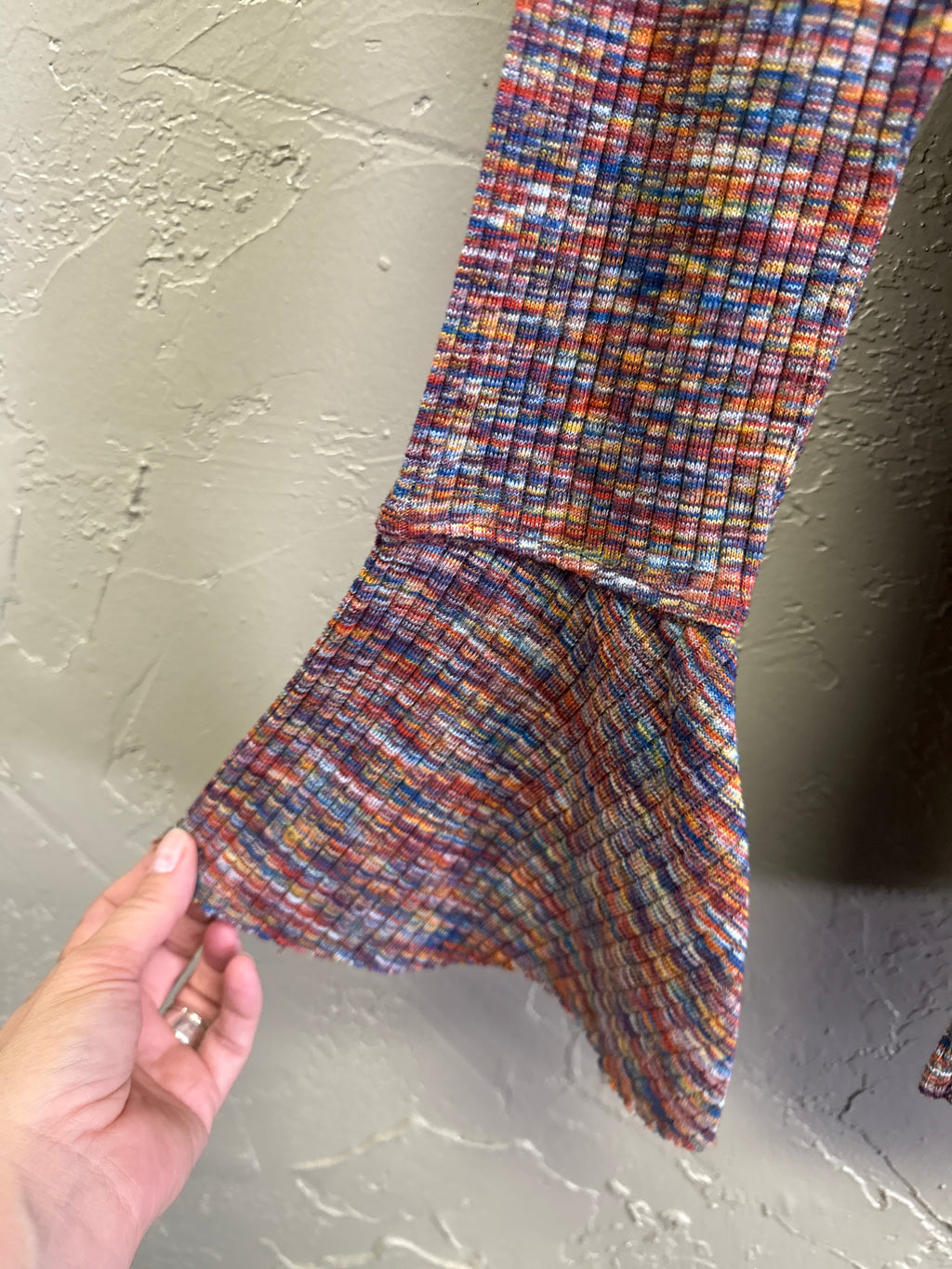 AKEMI + KIN FLARE SLEEVE TOP