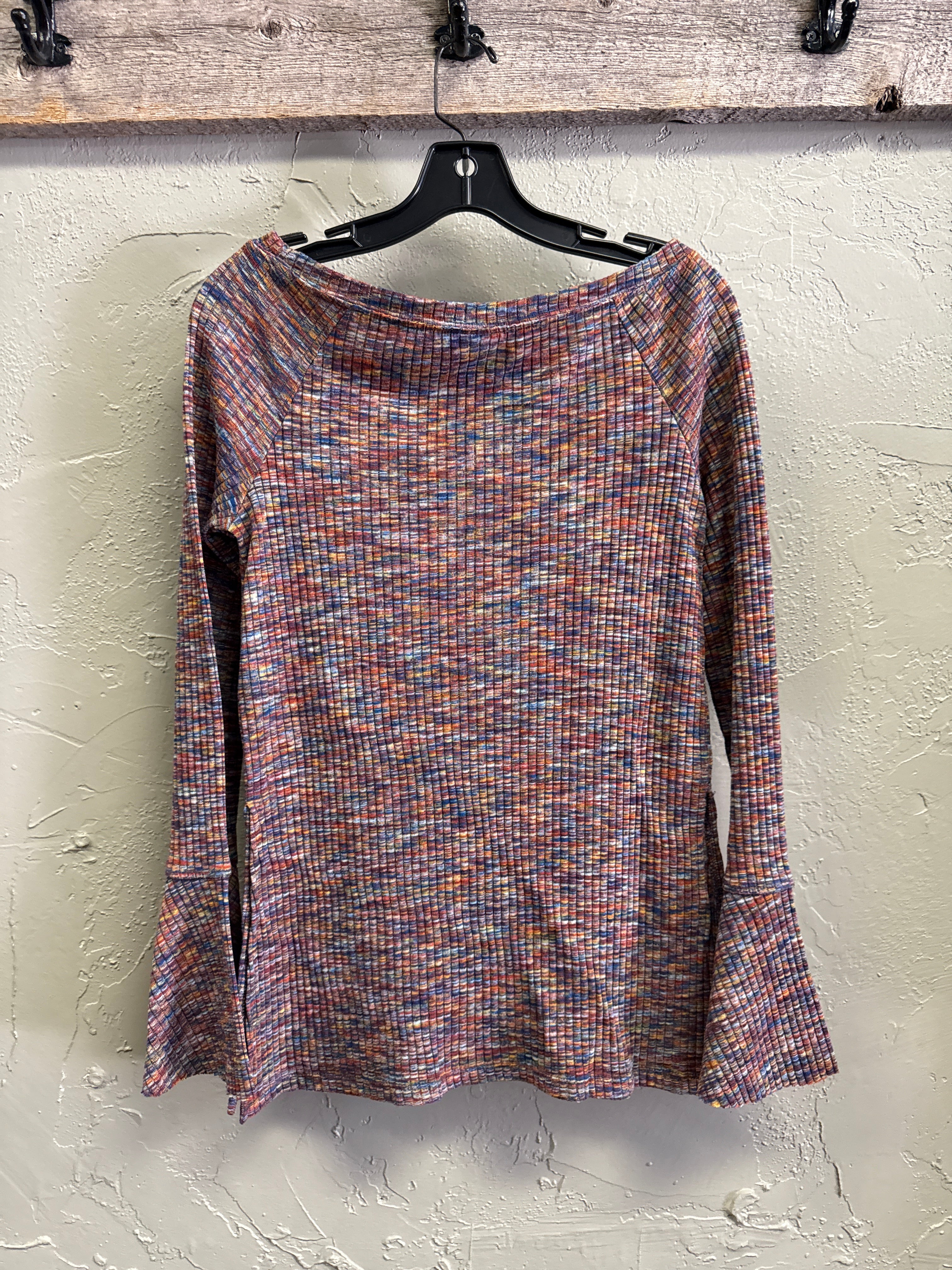 AKEMI + KIN FLARE SLEEVE TOP