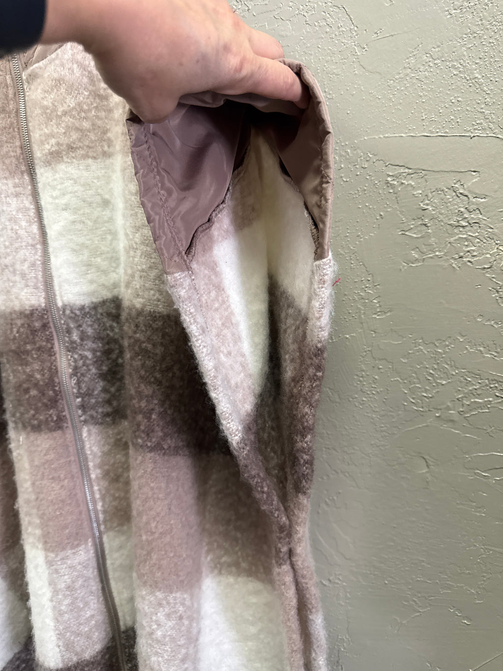HOODED PONCHO
