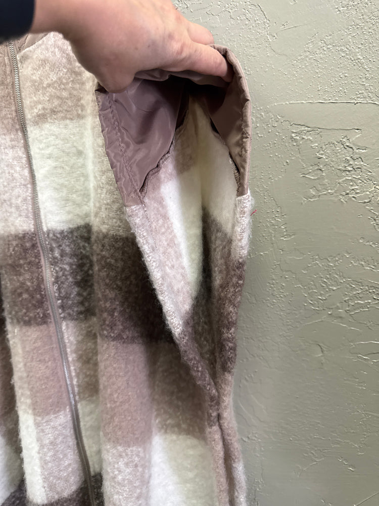 HOODED PONCHO