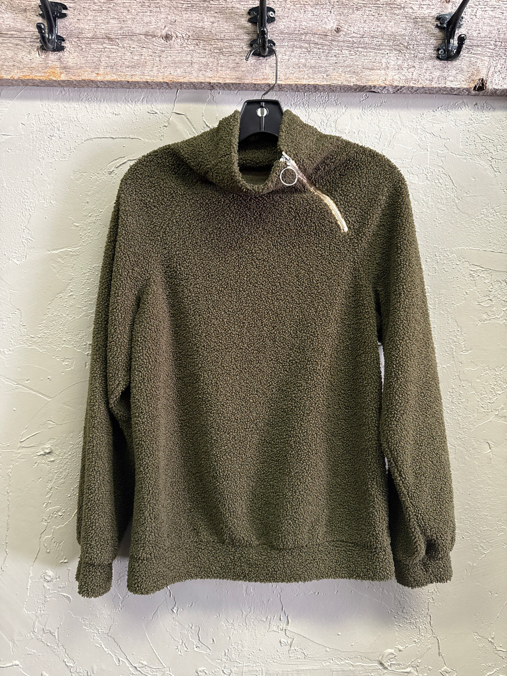 NWOT NECK ZIP PULLOVER