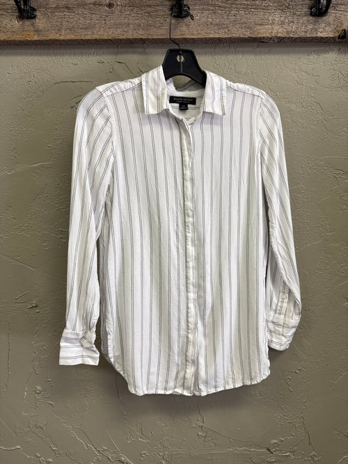 BANANA REPUBLIC BUTTON UP