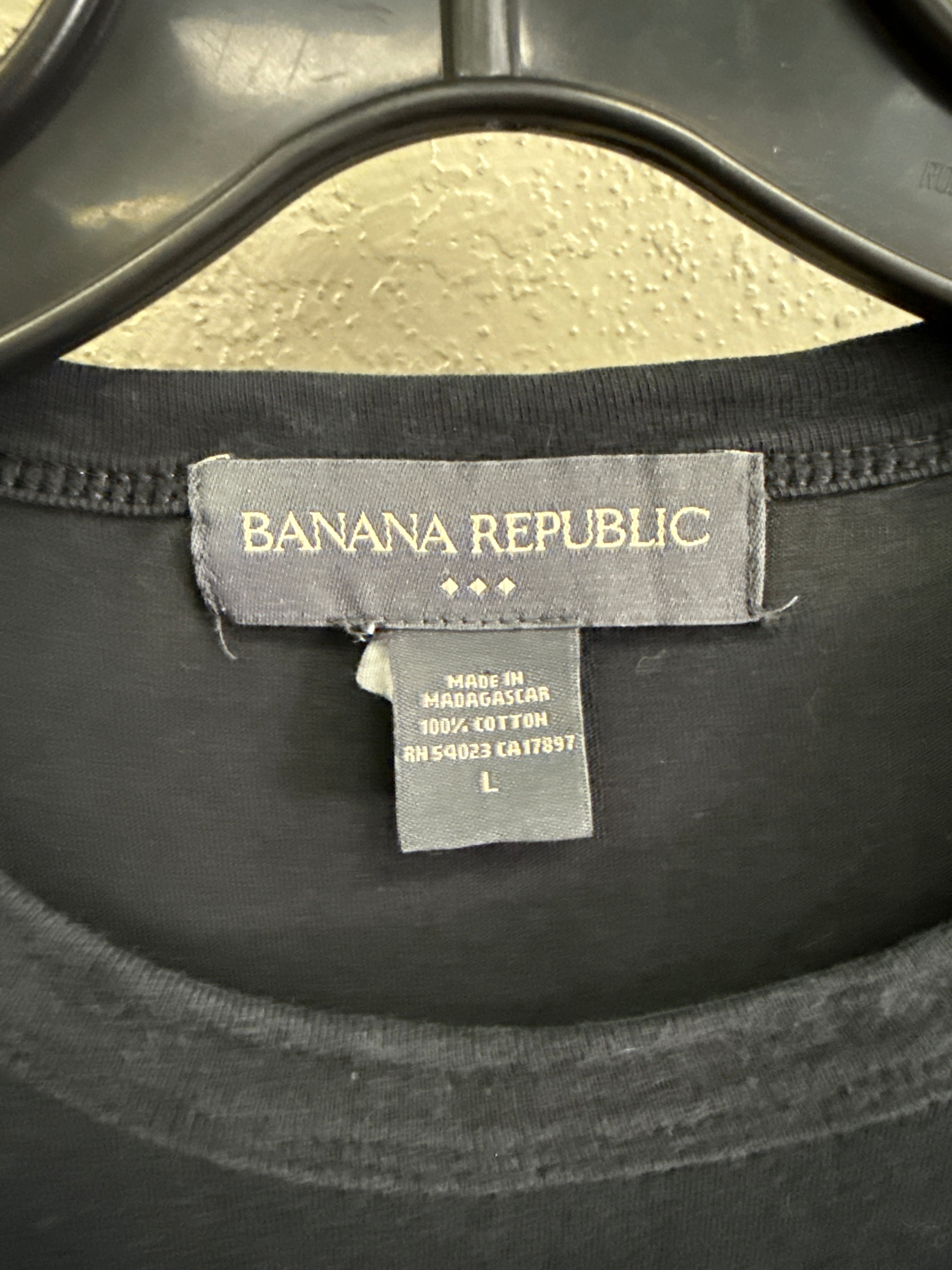 BANANA REPUBLIC LONG SLEEVE TEE