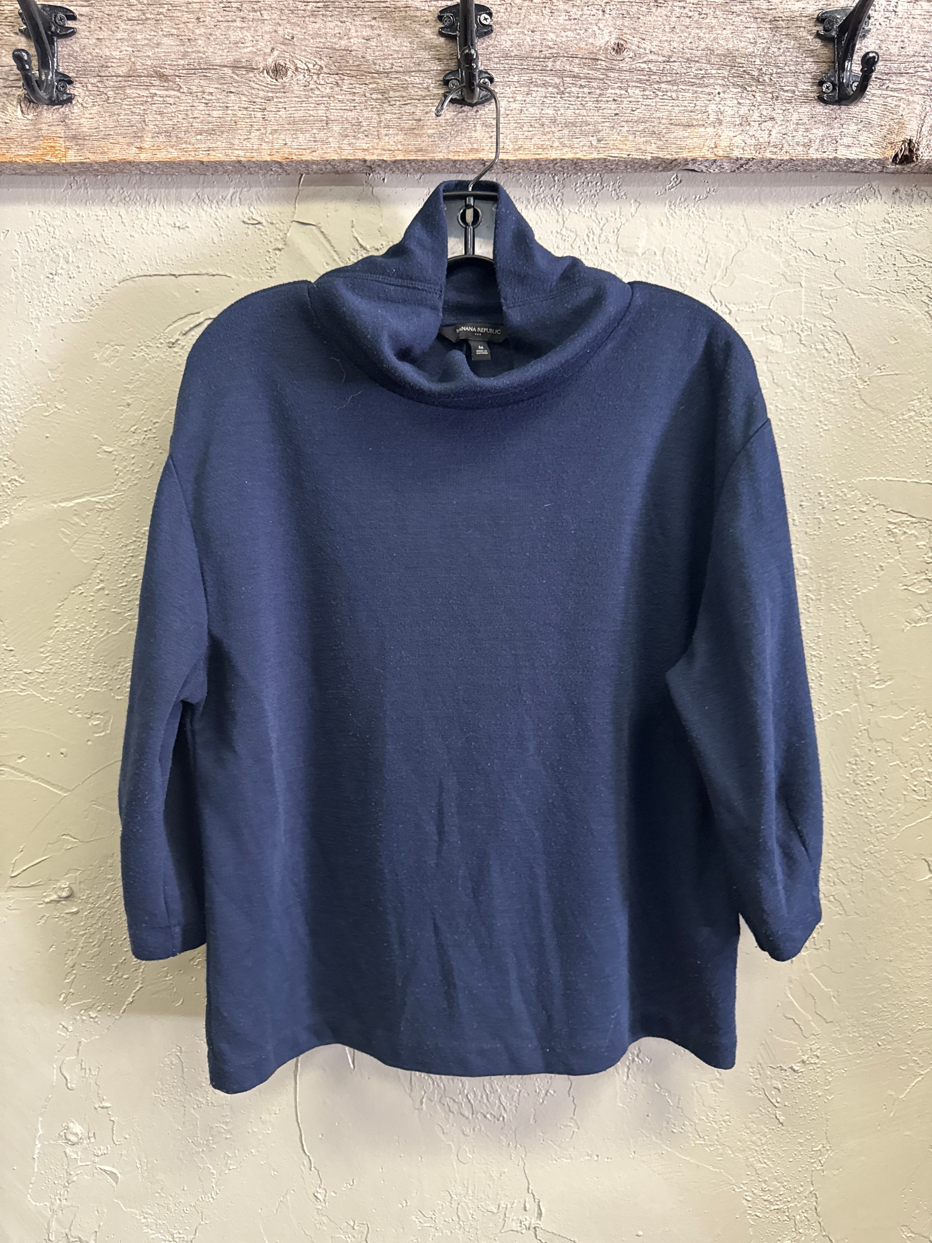 BANANA REPUBLIC T-NECK SWEATER