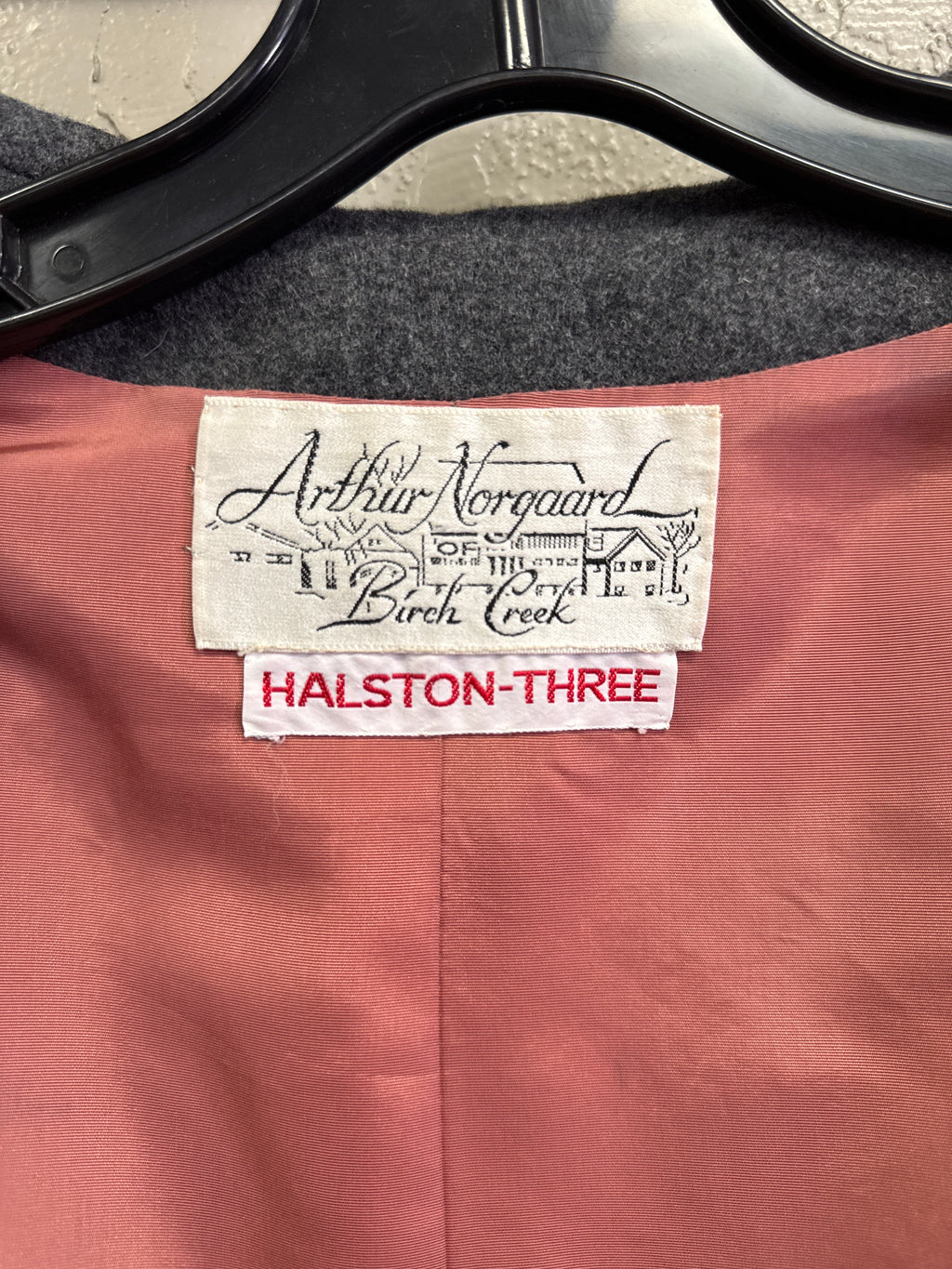 VTG ARTHUR NORGAARD CAPE